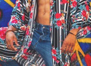 Kimono long flo noir rayures blanches roses