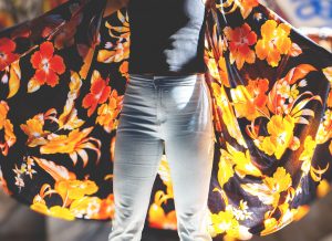 Kimono Flo Long Fibrane Noir Fleurs Hibiscus Orange